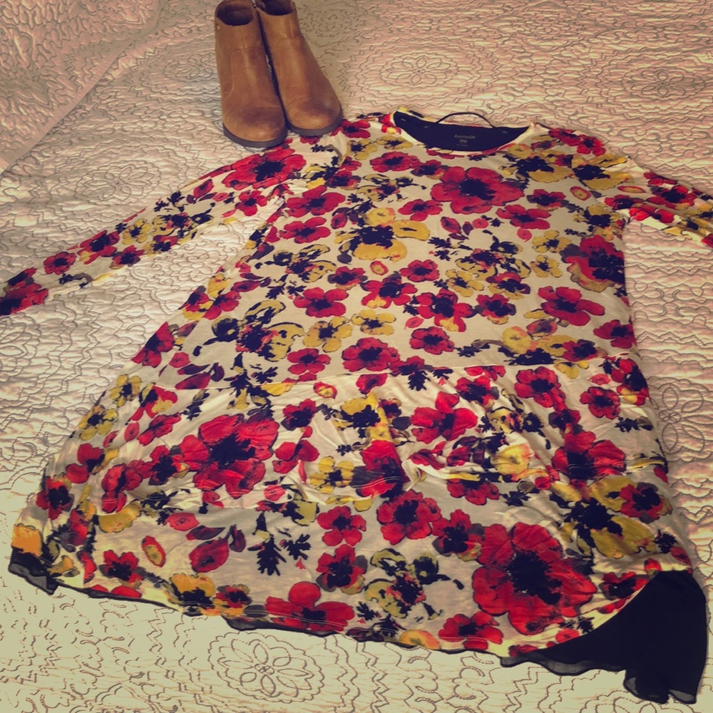 NWT Kensie M floral Shift dress